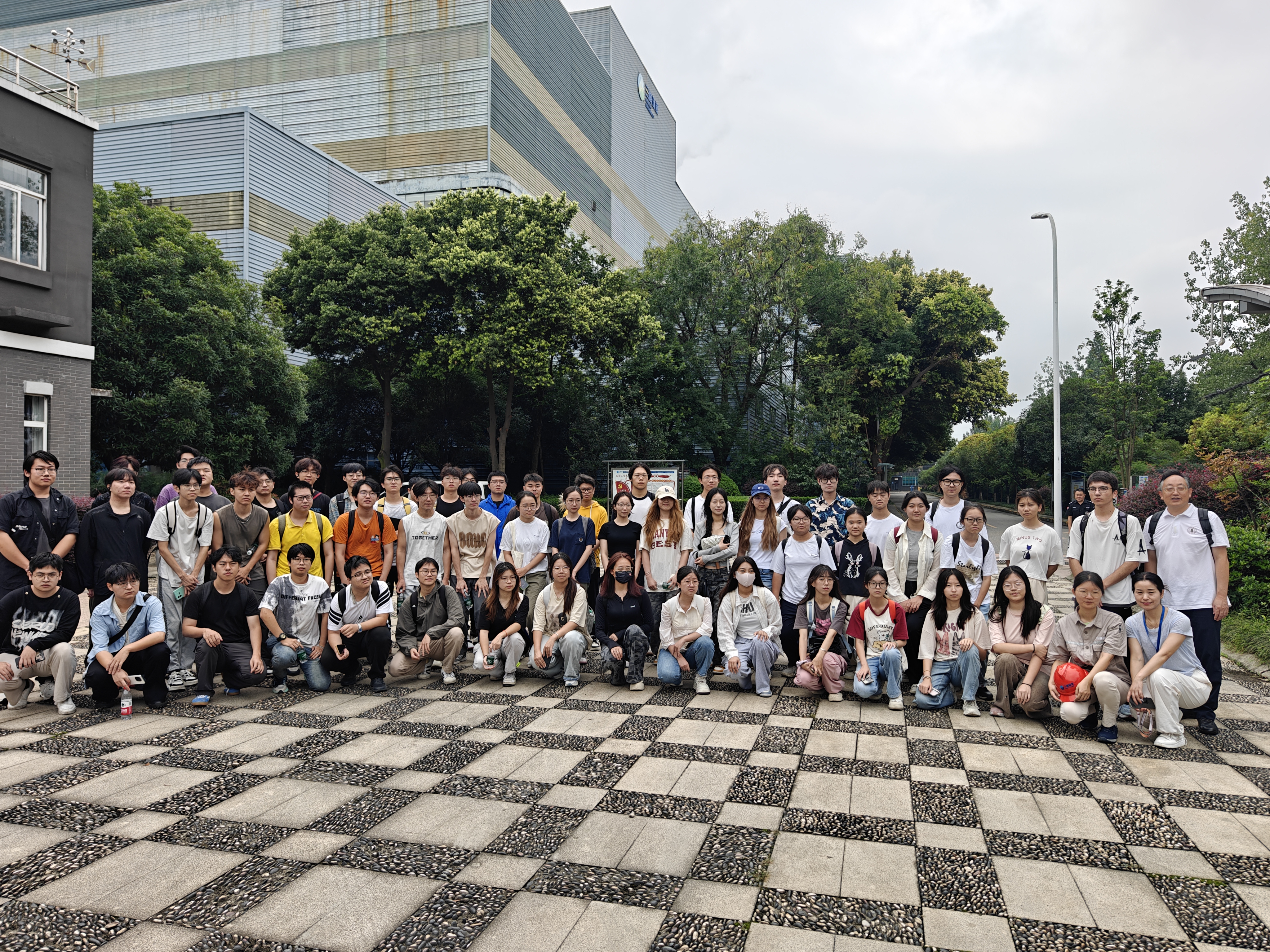 20250708四川大學(xué)環(huán)境工程專業(yè)師生到成都三峰開展專業(yè)實踐活動.jpg